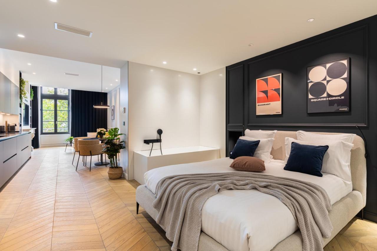 Mohom - Bellecour Apartment Лион Екстериор снимка