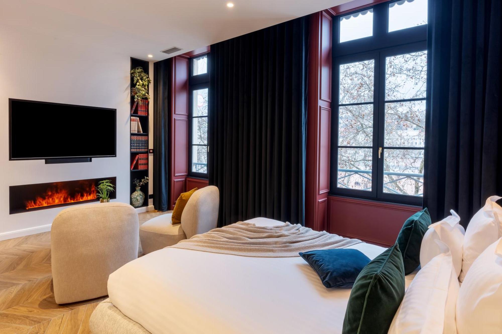 Mohom - Bellecour Apartment Лион Екстериор снимка