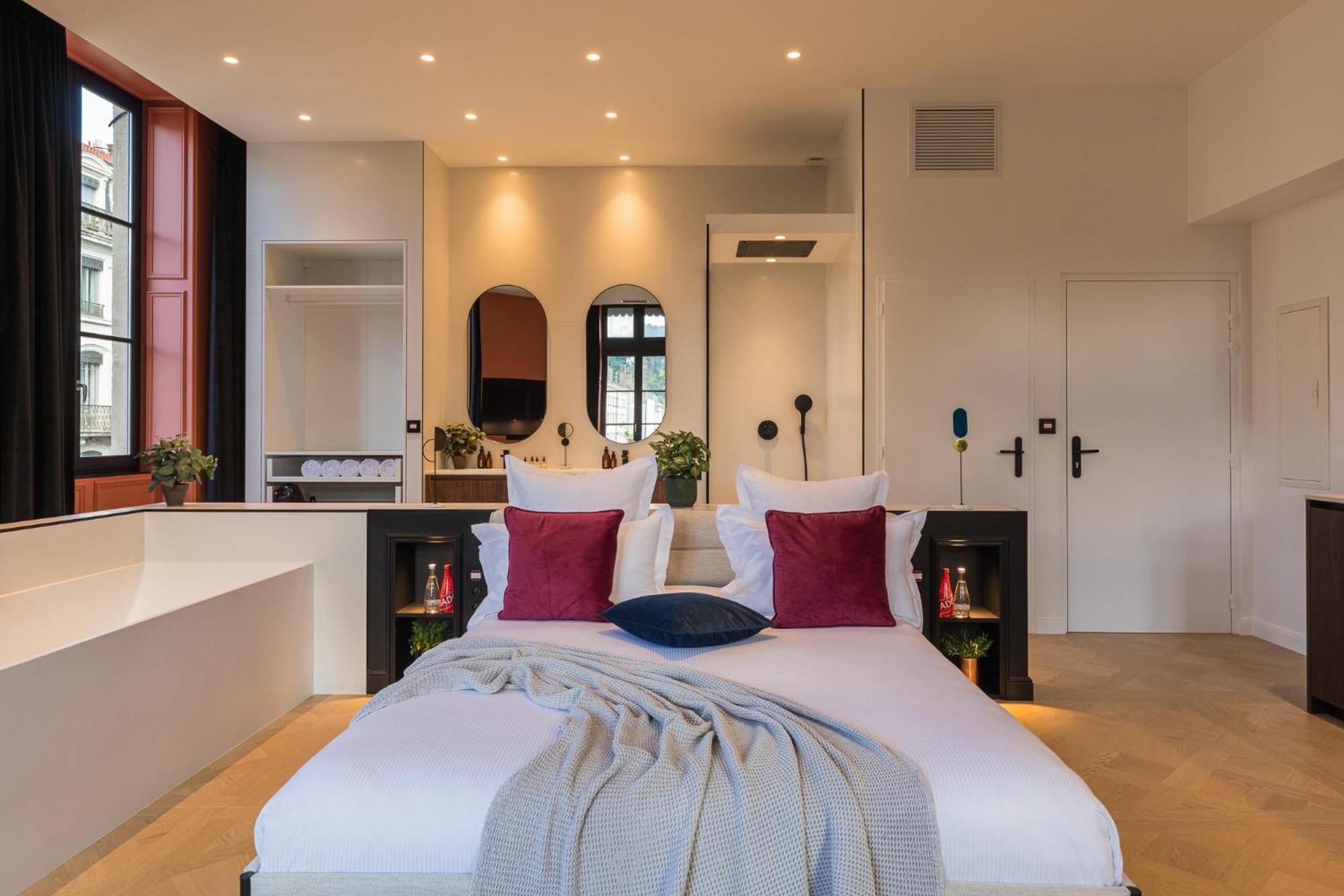 Mohom - Bellecour Apartment Лион Екстериор снимка