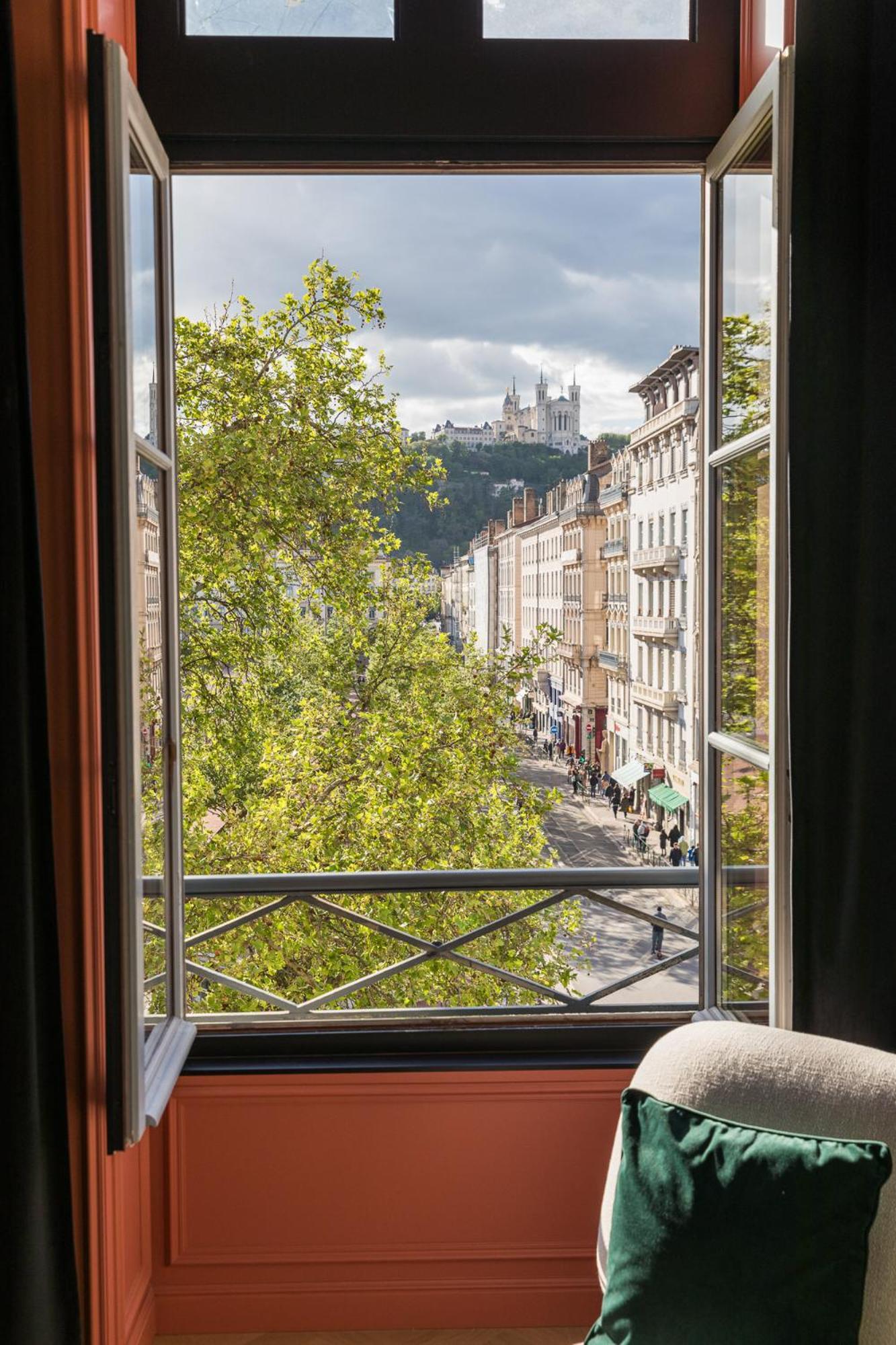 Mohom - Bellecour Apartment Лион Екстериор снимка