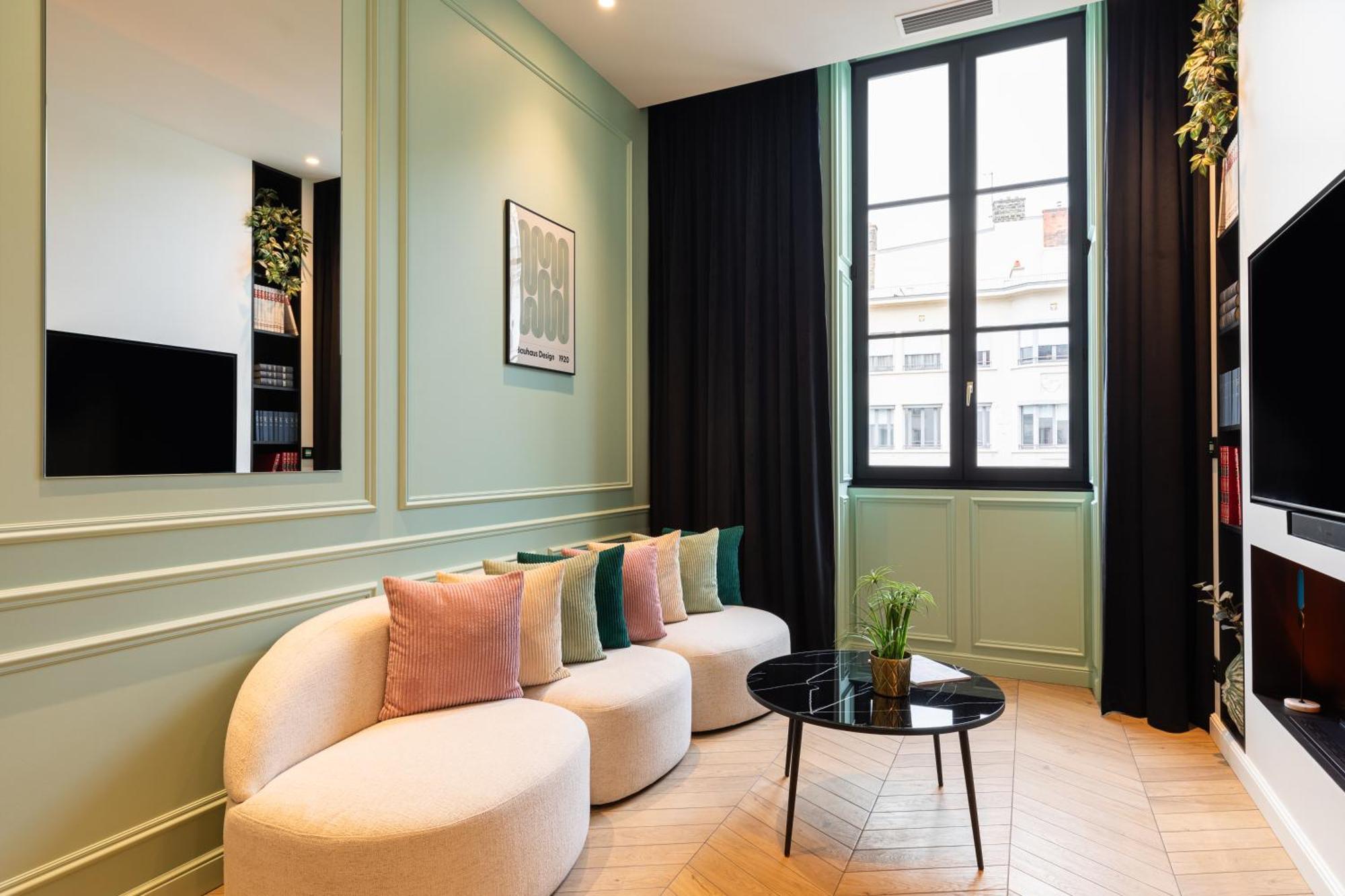 Mohom - Bellecour Apartment Лион Екстериор снимка