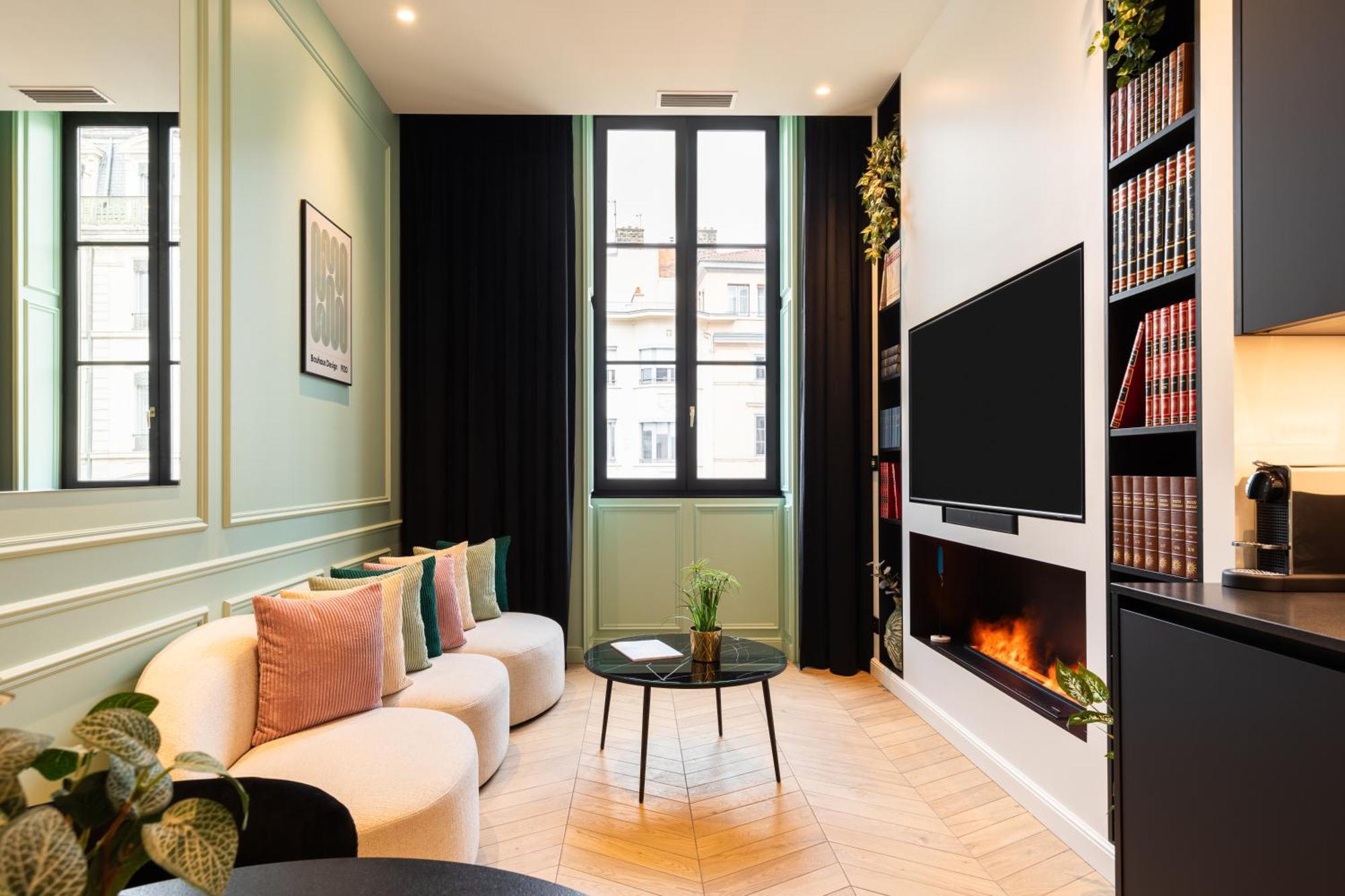 Mohom - Bellecour Apartment Лион Екстериор снимка